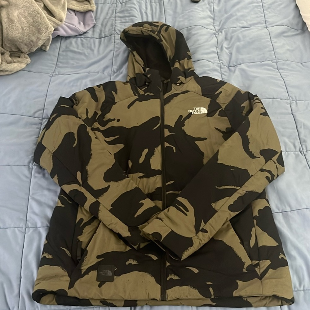 The North Face Lightweight Camo Jacket. Size L